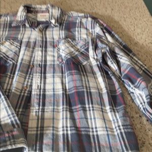 Young men’s Levi’s flannel shirt
